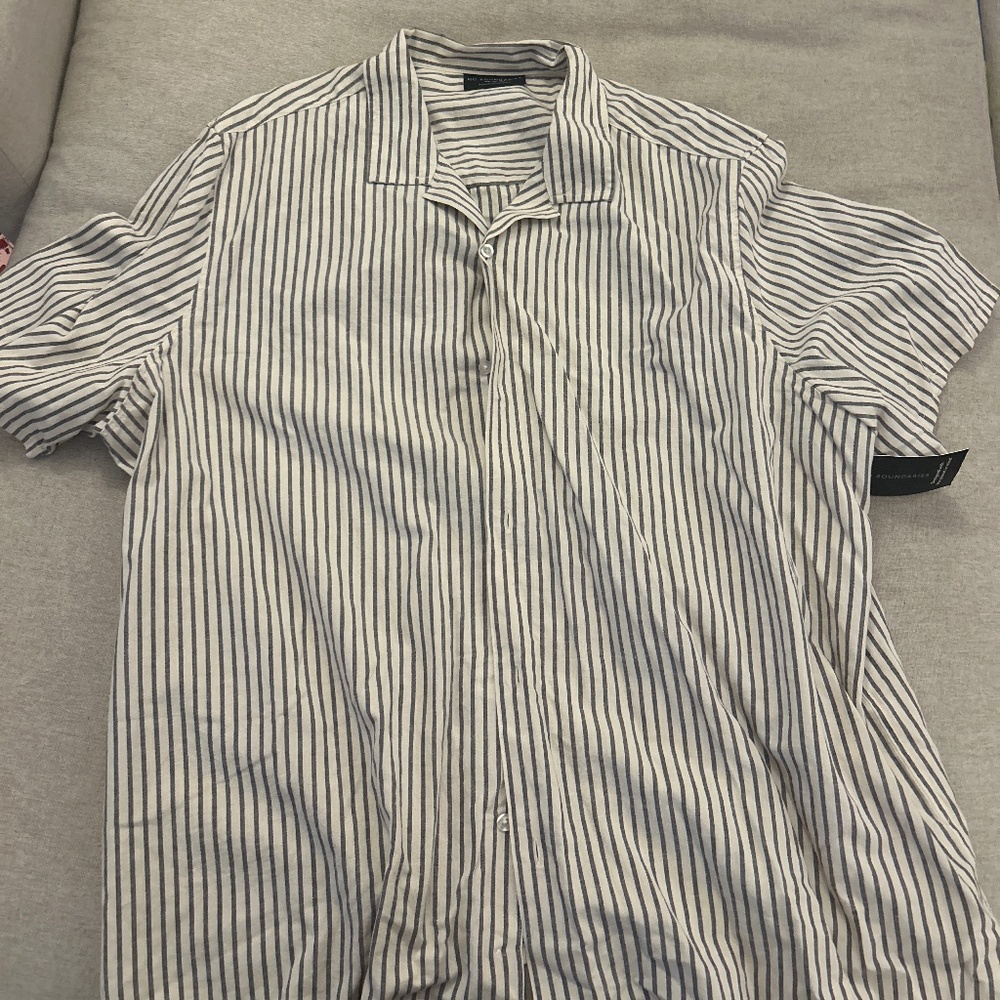 white and gray striped 4xl short sleeve button up